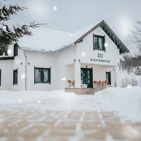 Bed and Breakfast Kadarhaz Влэхица Экстерьер фото