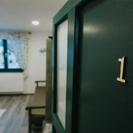 Bed and Breakfast Kadarhaz Влэхица Экстерьер фото