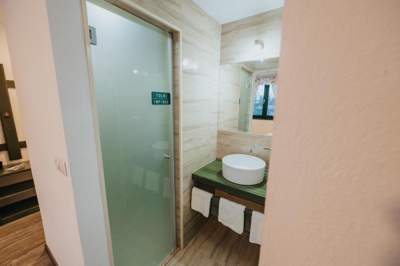 Bed and Breakfast Kadarhaz Влэхица Экстерьер фото