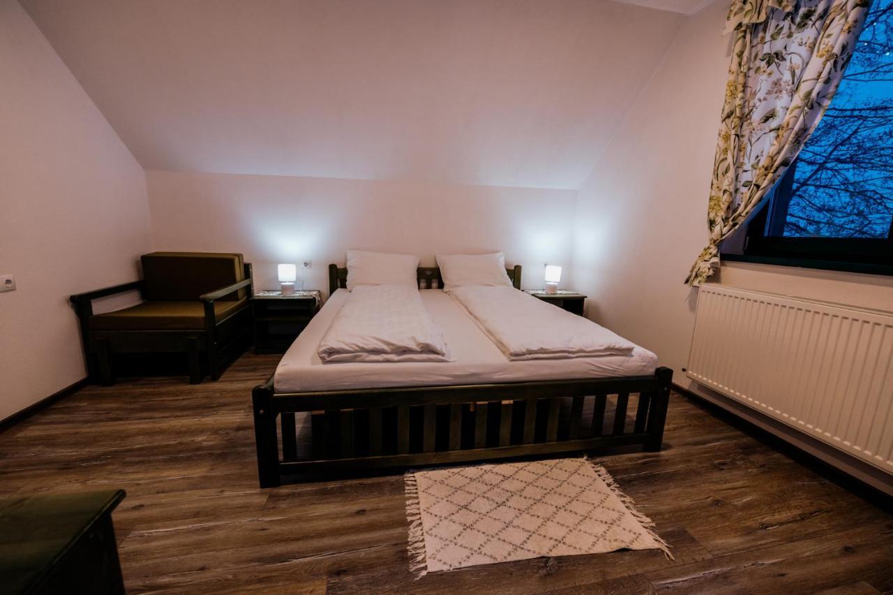 Bed and Breakfast Kadarhaz Влэхица Экстерьер фото
