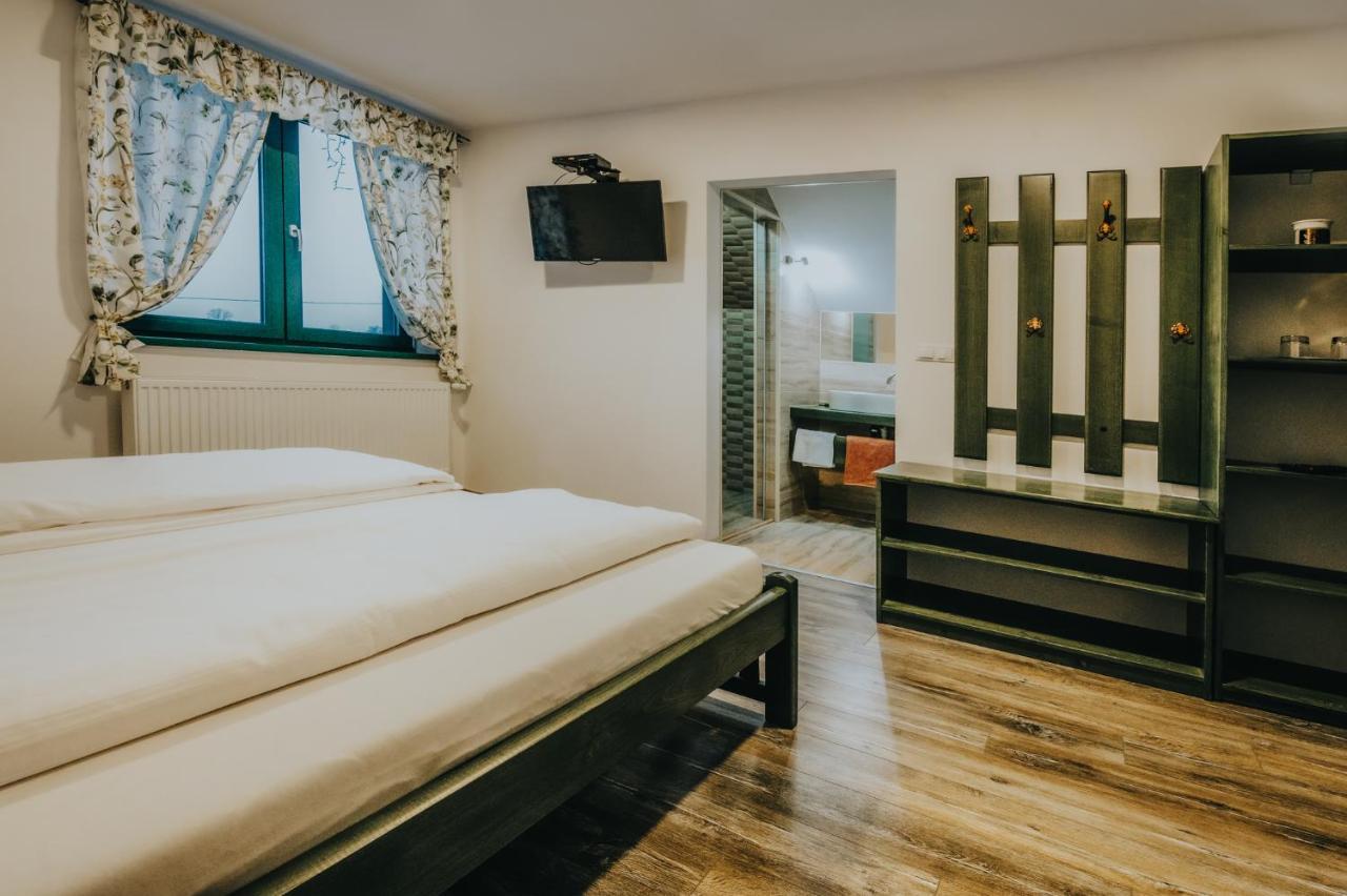 Bed and Breakfast Kadarhaz Влэхица Экстерьер фото