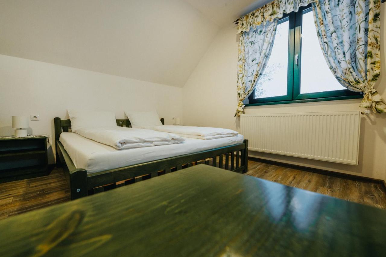 Bed and Breakfast Kadarhaz Влэхица Экстерьер фото