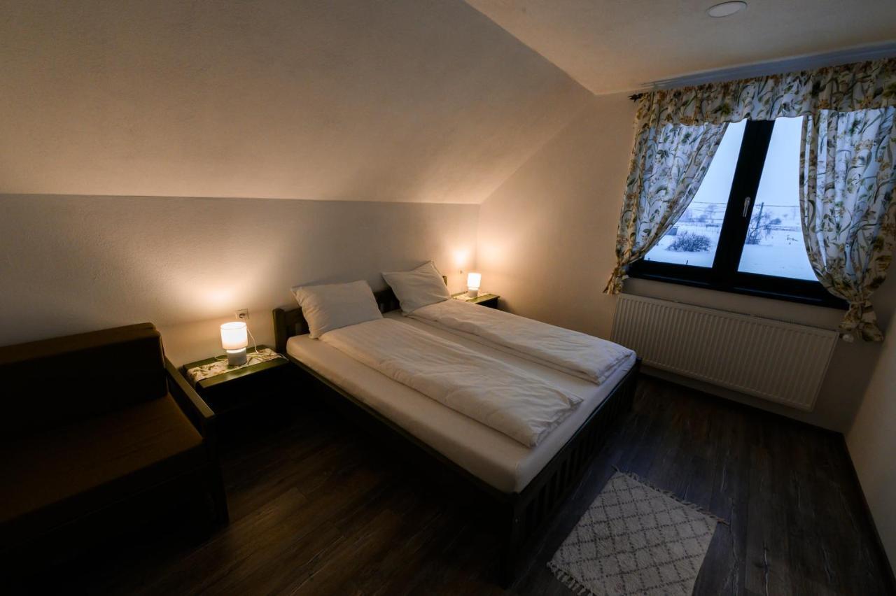 Bed and Breakfast Kadarhaz Влэхица Экстерьер фото