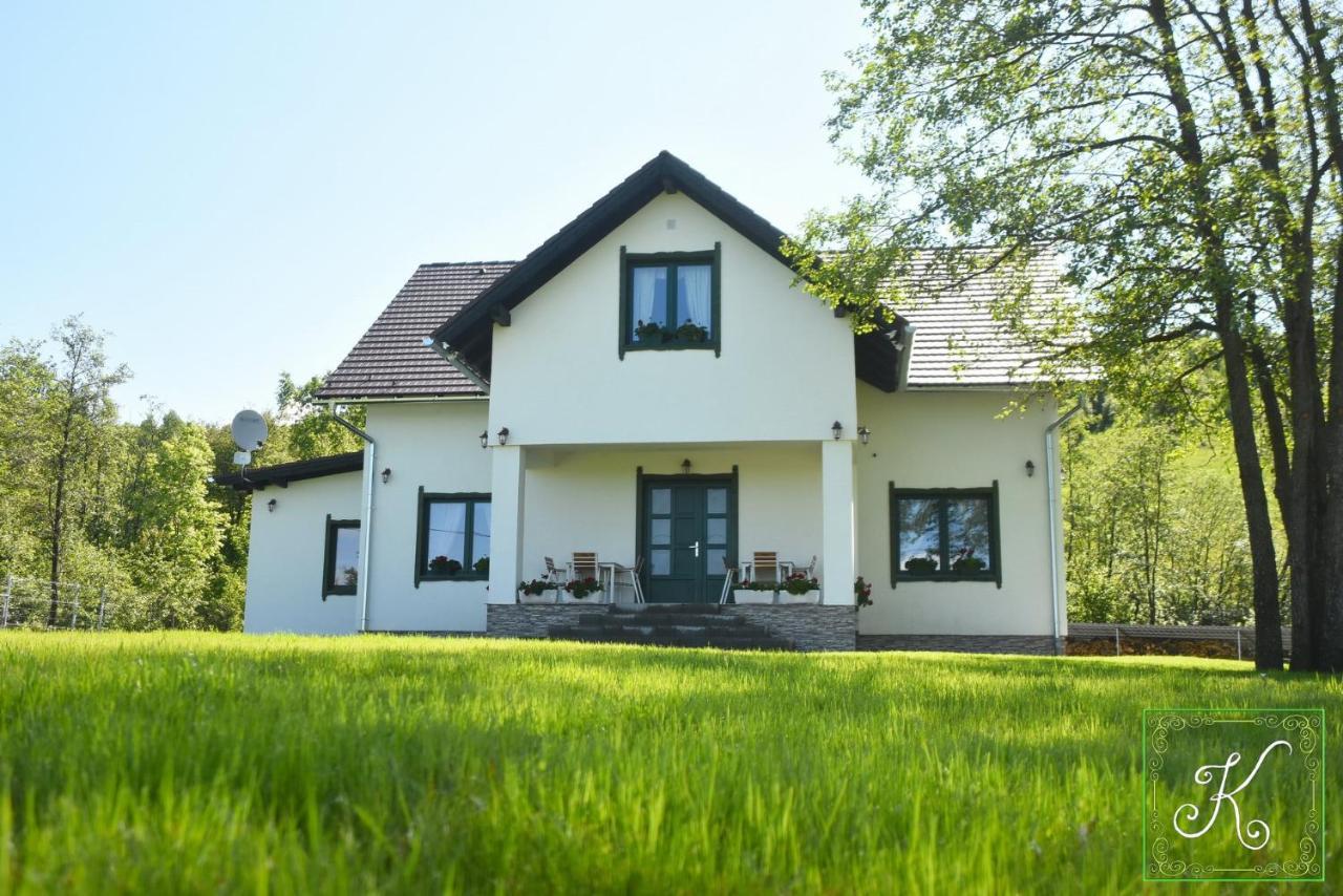 Bed and Breakfast Kadarhaz Влэхица Экстерьер фото